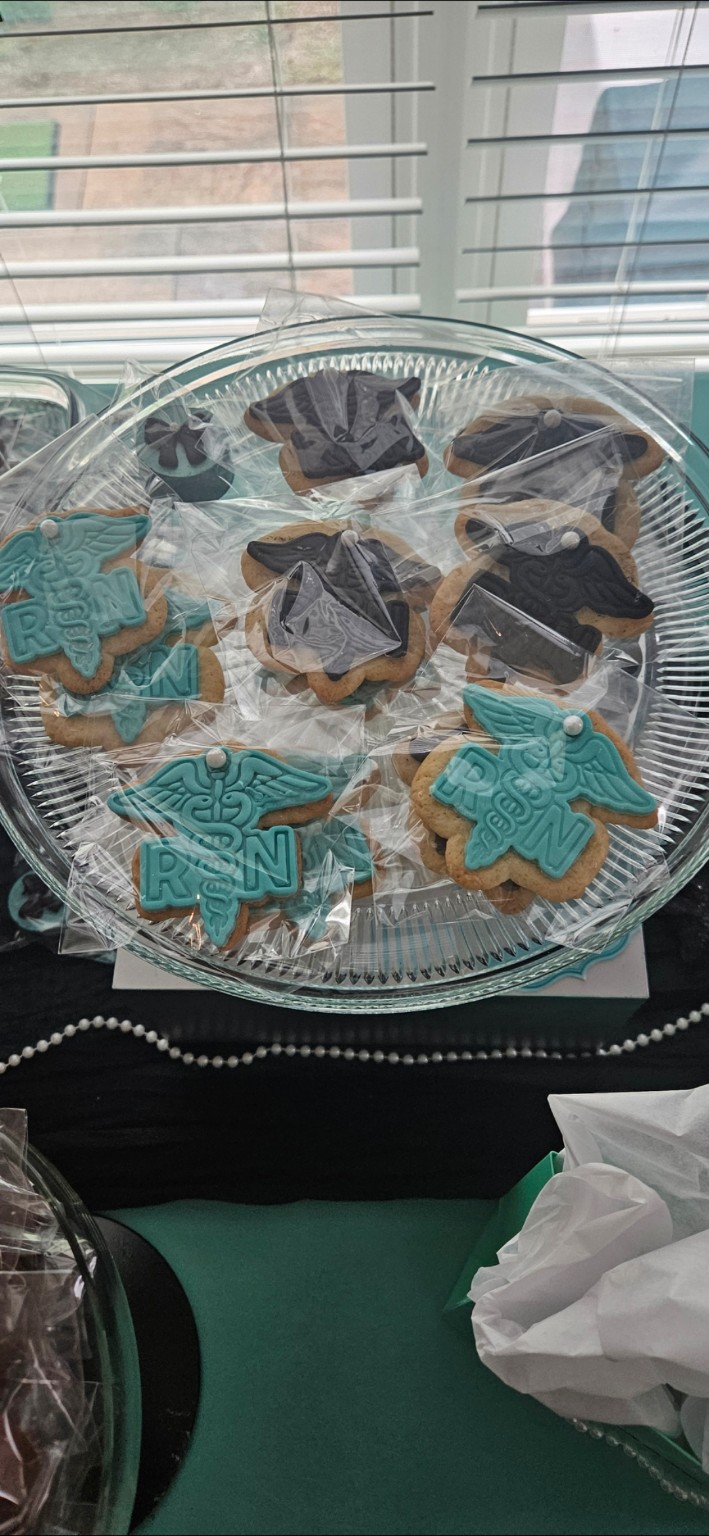 Nursing graduation and gown cookies
